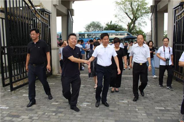 陜西省安康市平利縣黨政企代表團(tuán)考察嬉樂(lè)灣生態(tài)農(nóng)業(yè)示范園